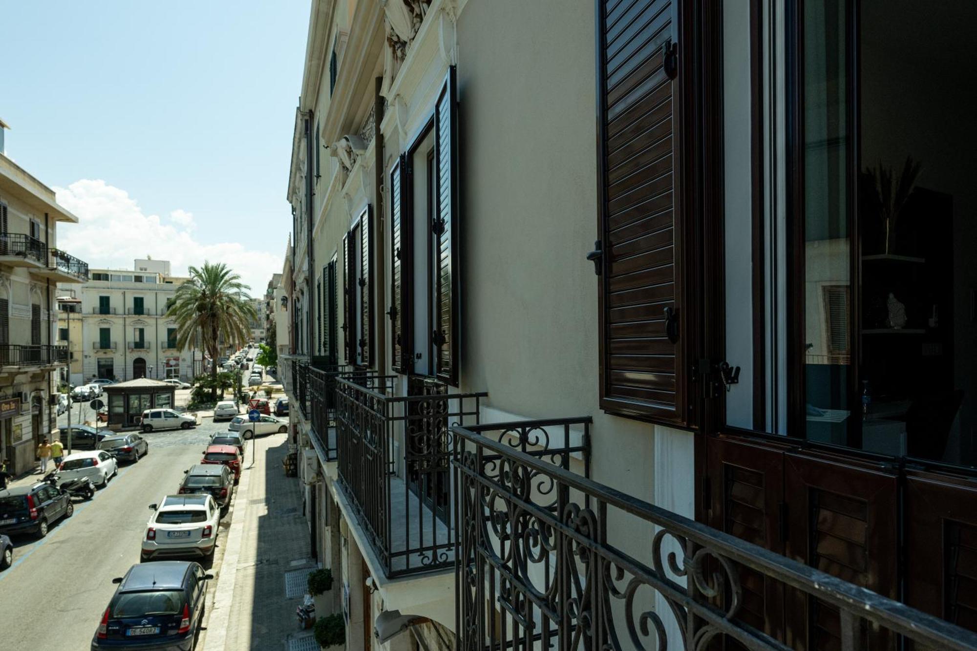 The Dome Guest House Reggio di Calabria Exterior photo